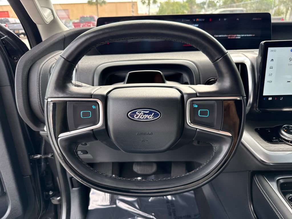 Certified 2025 Ford Expedition Max Platinum image 16