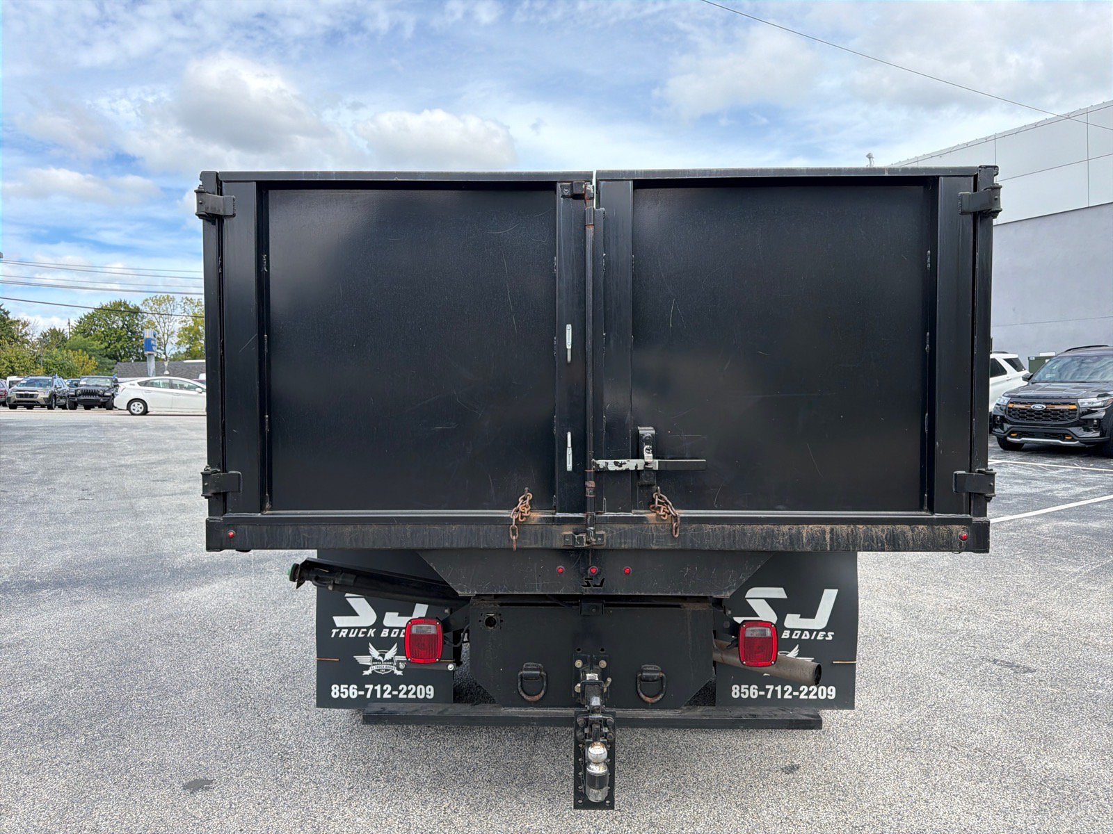 Certified 2022 Ford F550 4x4 Crew Cab Super Duty w/ Power Equipment Group image 9