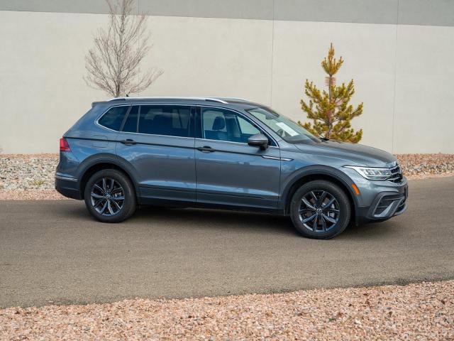 Used 2023 Volkswagen Tiguan SE w/ Panoramic Sunroof Package image 10
