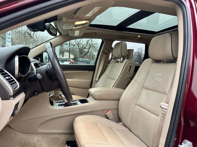 Used 2017 Jeep Grand Cherokee Overland w/ Jeep Active Safety Group image 44