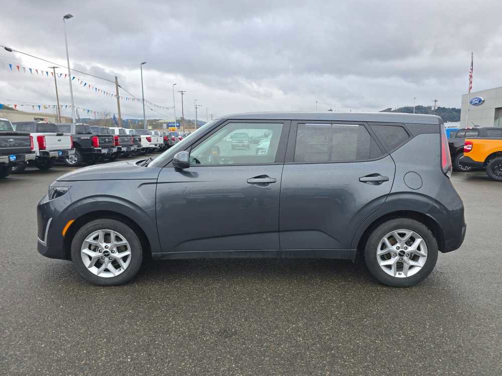 Used 2023 Kia Soul LX w/ Option Group 015 image 2