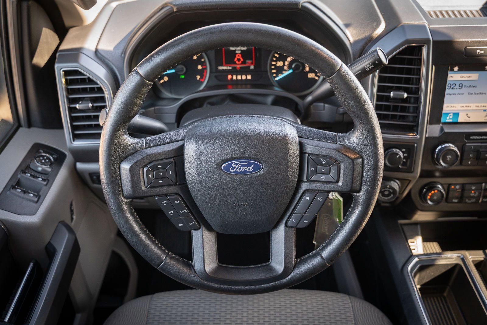 Certified 2019 Ford F150 XLT w/ Equipment Group 302A Luxury image 25