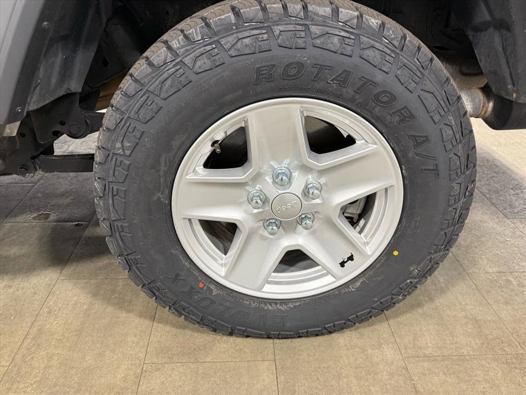 Used 2020 Jeep Gladiator Sport w/ Quick Order Package 24S image 15