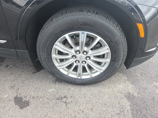 Used 2017 Cadillac XT5 Luxury w/ Driver Awareness Package image 8