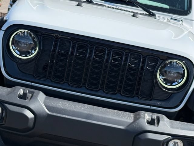 Used 2025 Jeep Gladiator Sport AWD/4WD image 21