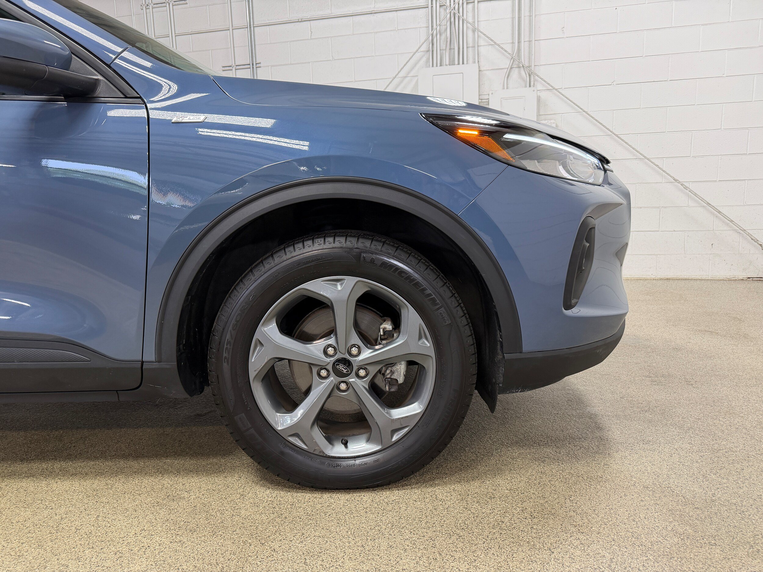 Certified 2025 Ford Escape ST-Line Select AWD/4WD image 29