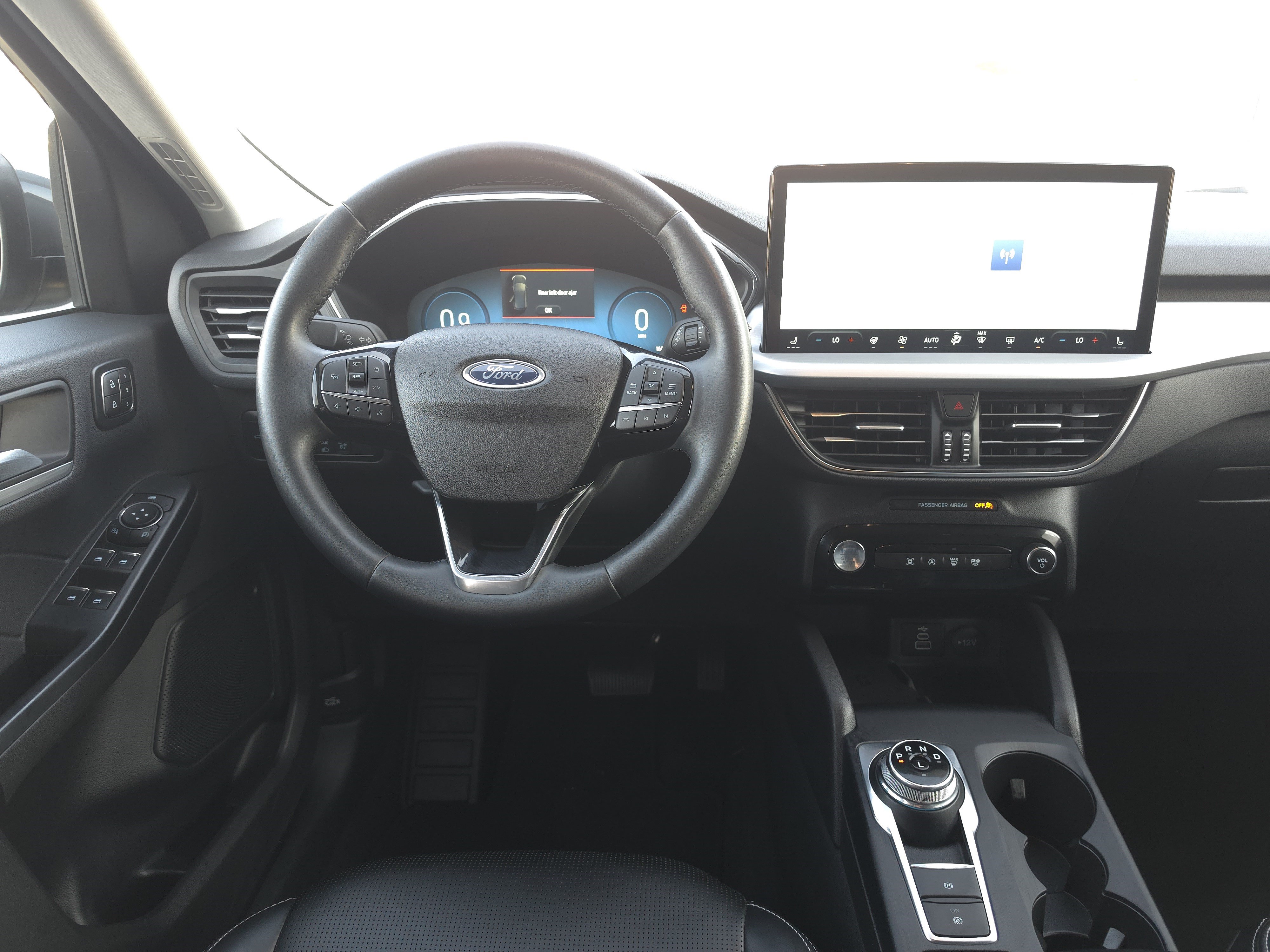 Certified 2025 Ford Escape Platinum AWD/4WD image 12