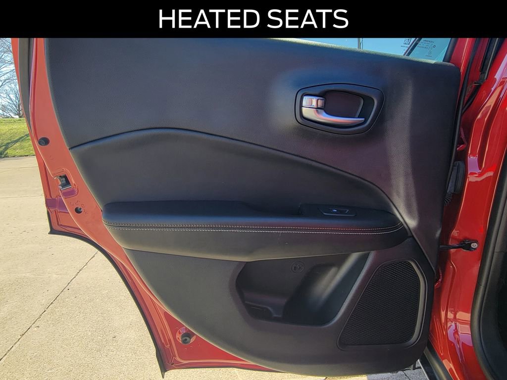 Used 2019 Jeep Compass Latitude w/ Cold Weather Group image 12