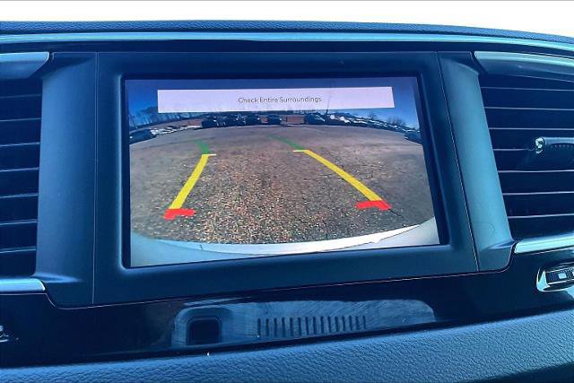 Used 2022 Chrysler Voyager LX image 23