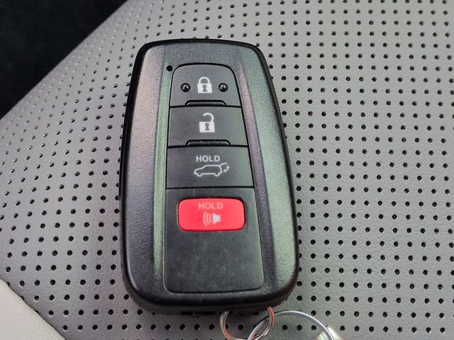 Used 2025 Toyota RAV4 Limited FWD image 29