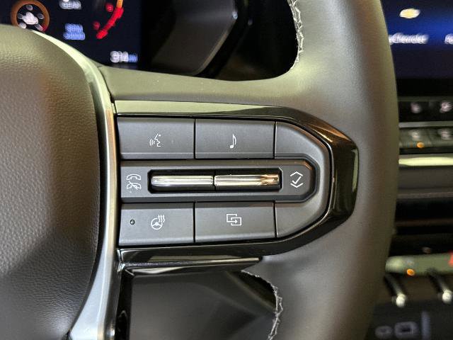 Used 2024 Chevrolet Colorado LT w/ LT Convenience Package III image 24