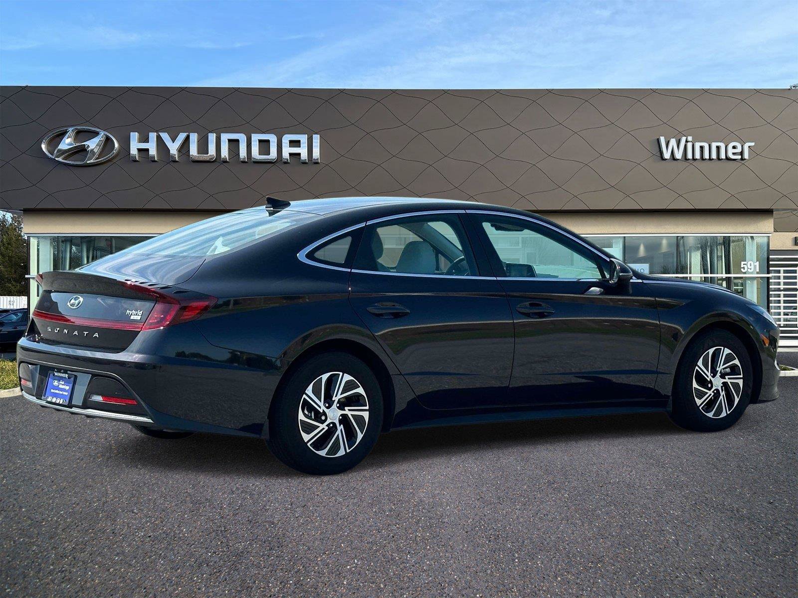 Used 2023 Hyundai Sonata Blue FWD image 4