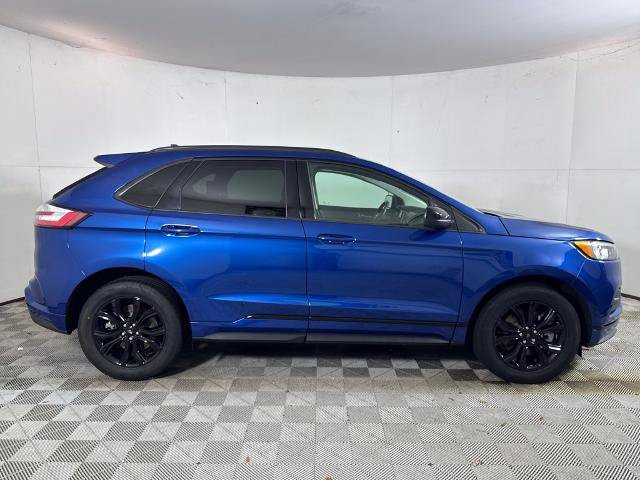 Certified 2024 Ford Edge SE w/ Black Appearance Package AWD/4WD image 2