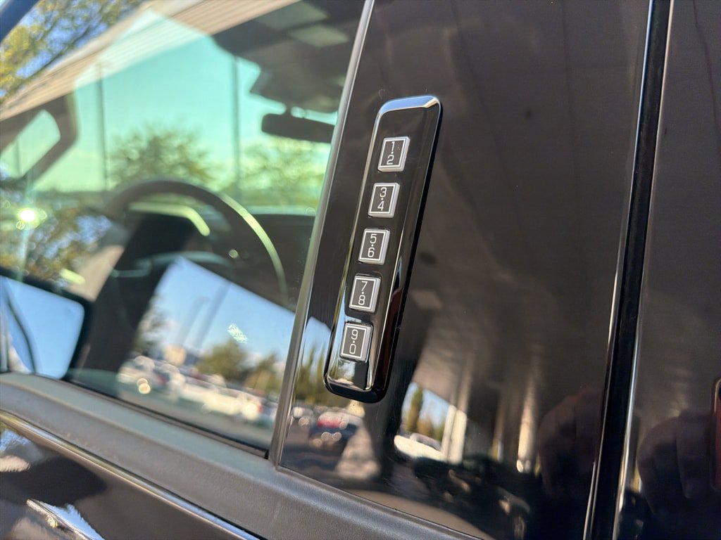 Certified 2022 Ford F150 Raptor w/ Raptor 37 Performance Package AWD/4WD image 20