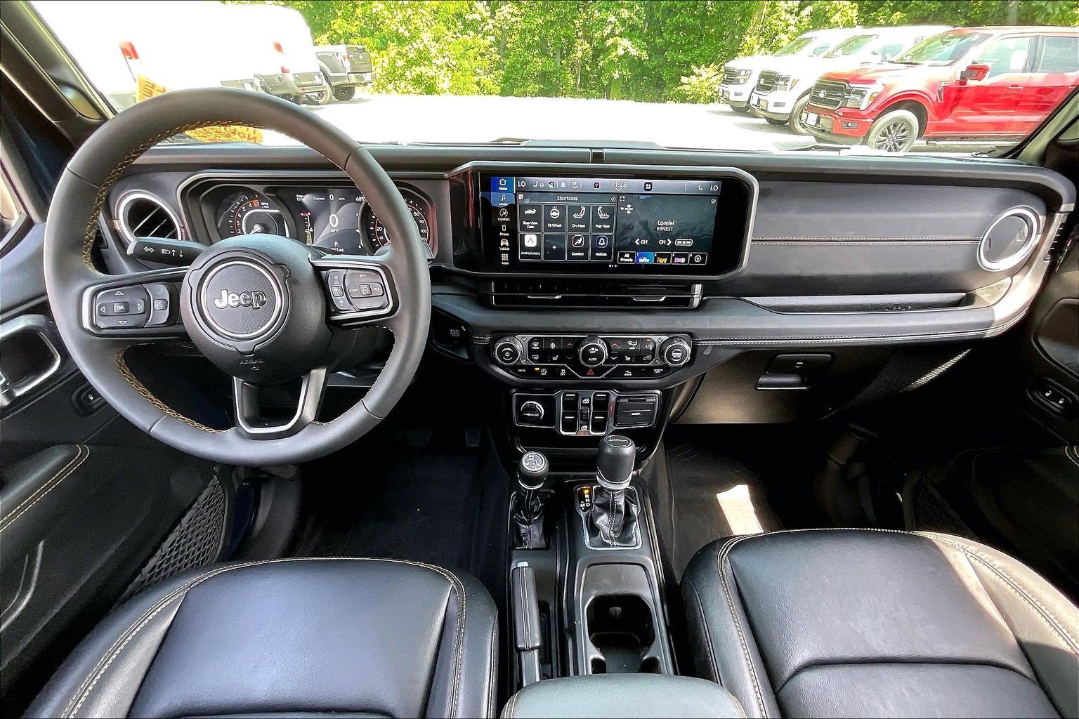 Used 2025 Jeep Gladiator Sport w/ Premium Package AWD/4WD image 15
