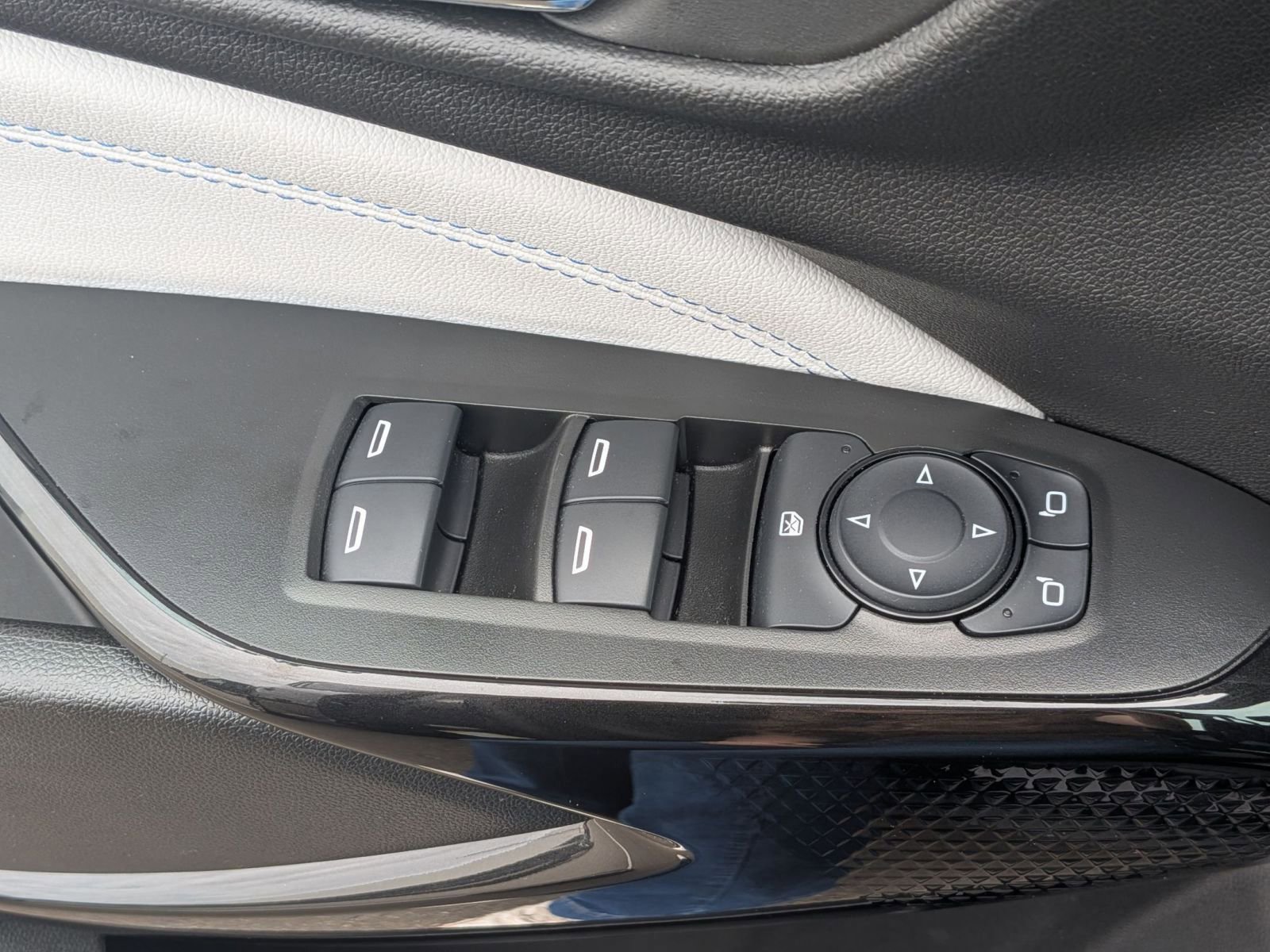 Used 2024 Chevrolet Trax LT w/ Driver Confidence Package FWD image 15