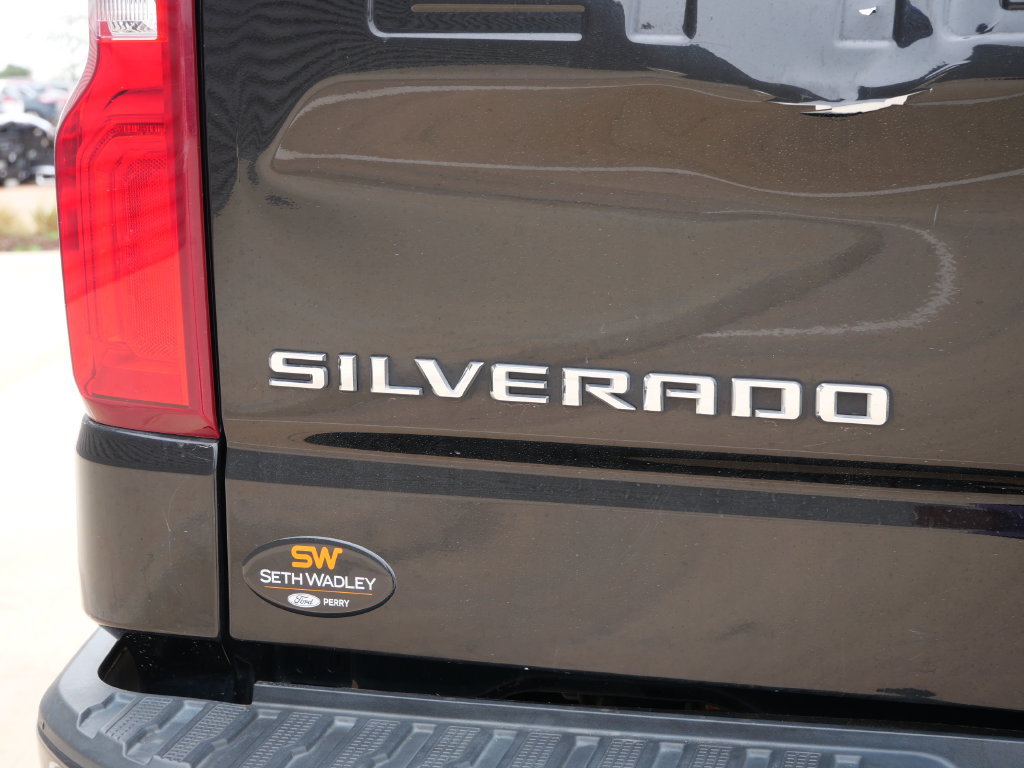 Used 2020 Chevrolet Silverado 1500 LT Trail Boss AWD/4WD image 17