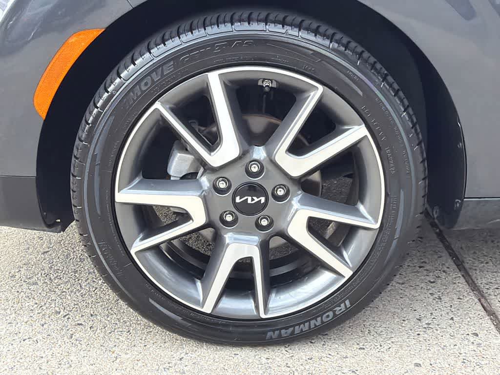 Used 2024 Kia Soul EX w/ Option Group 015 FWD image 9