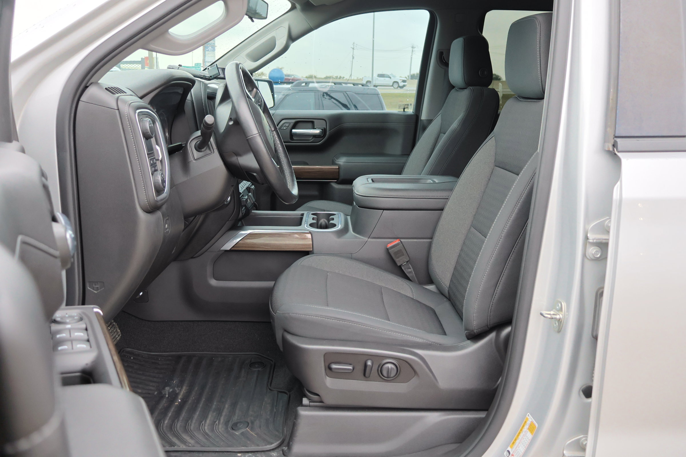 Used 2020 Chevrolet Silverado 1500 RST w/ Texas Edition image 13