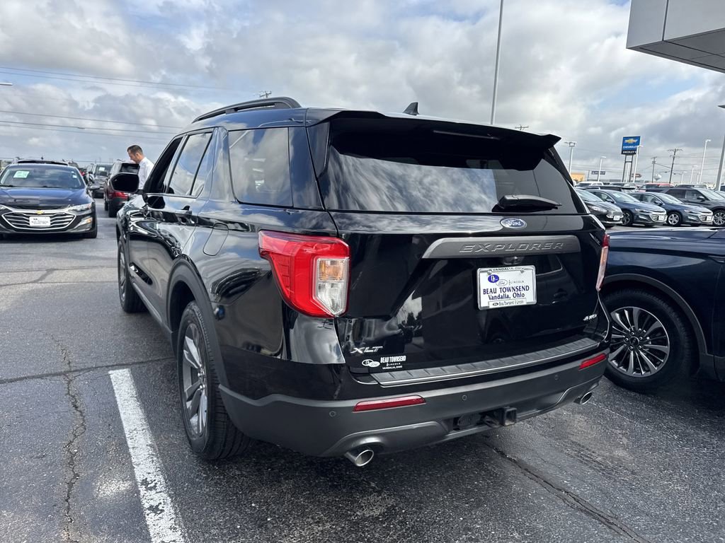 Certified 2022 Ford Explorer XLT w/ Equipment Group 202A image 4