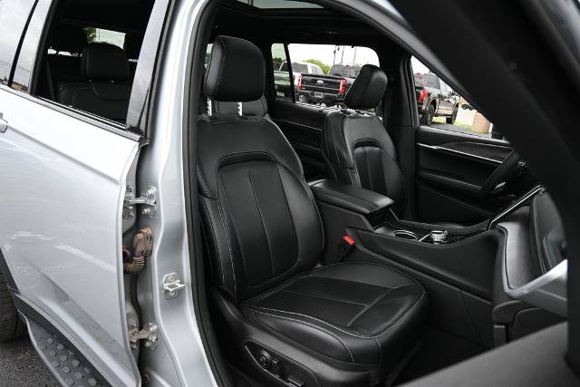 Used 2024 Jeep Grand Cherokee L Limited w/ Luxury Tech Group II AWD/4WD image 24