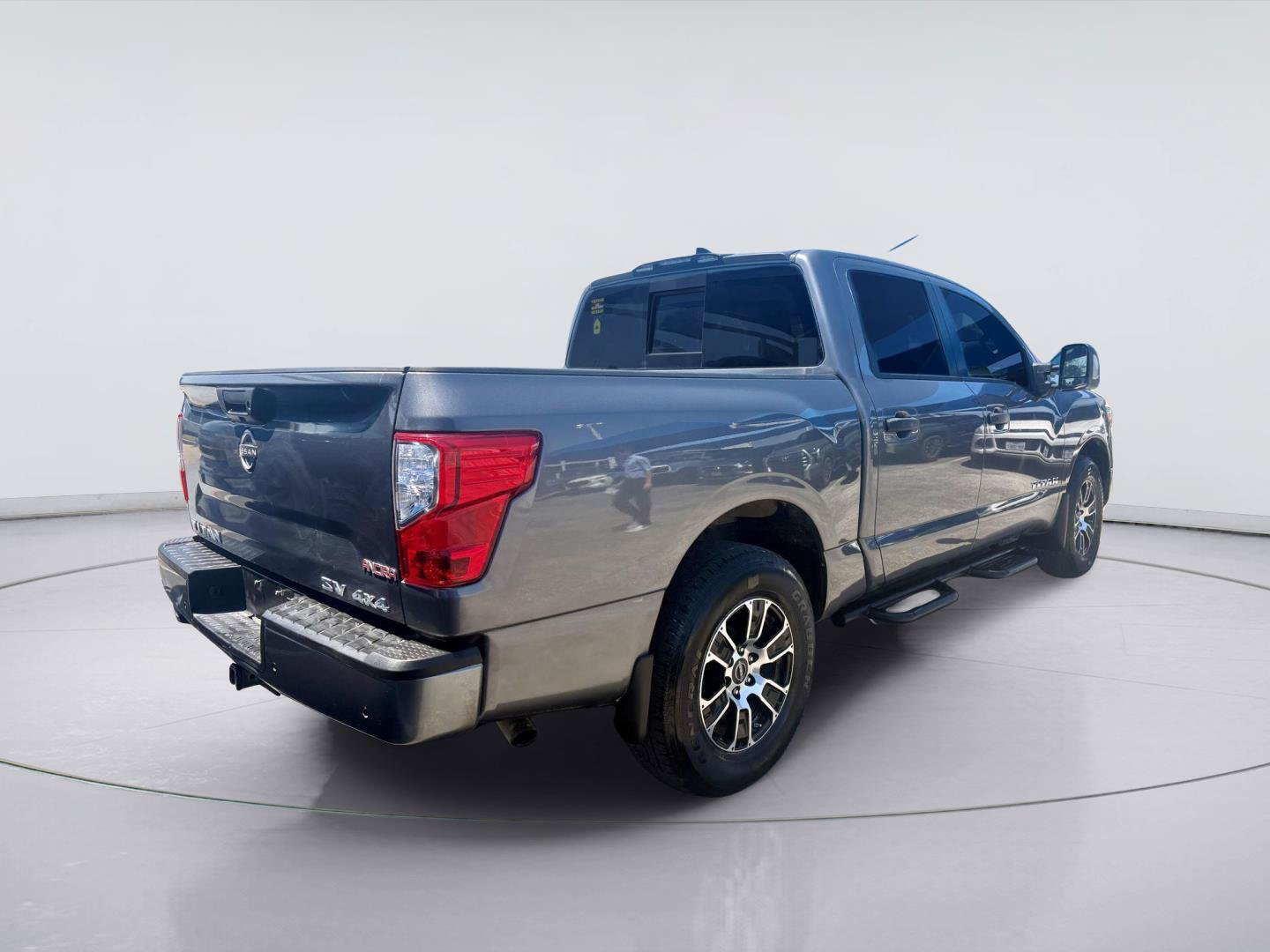 Used 2024 Nissan Titan SV w/ SV Convenience Package AWD/4WD image 5
