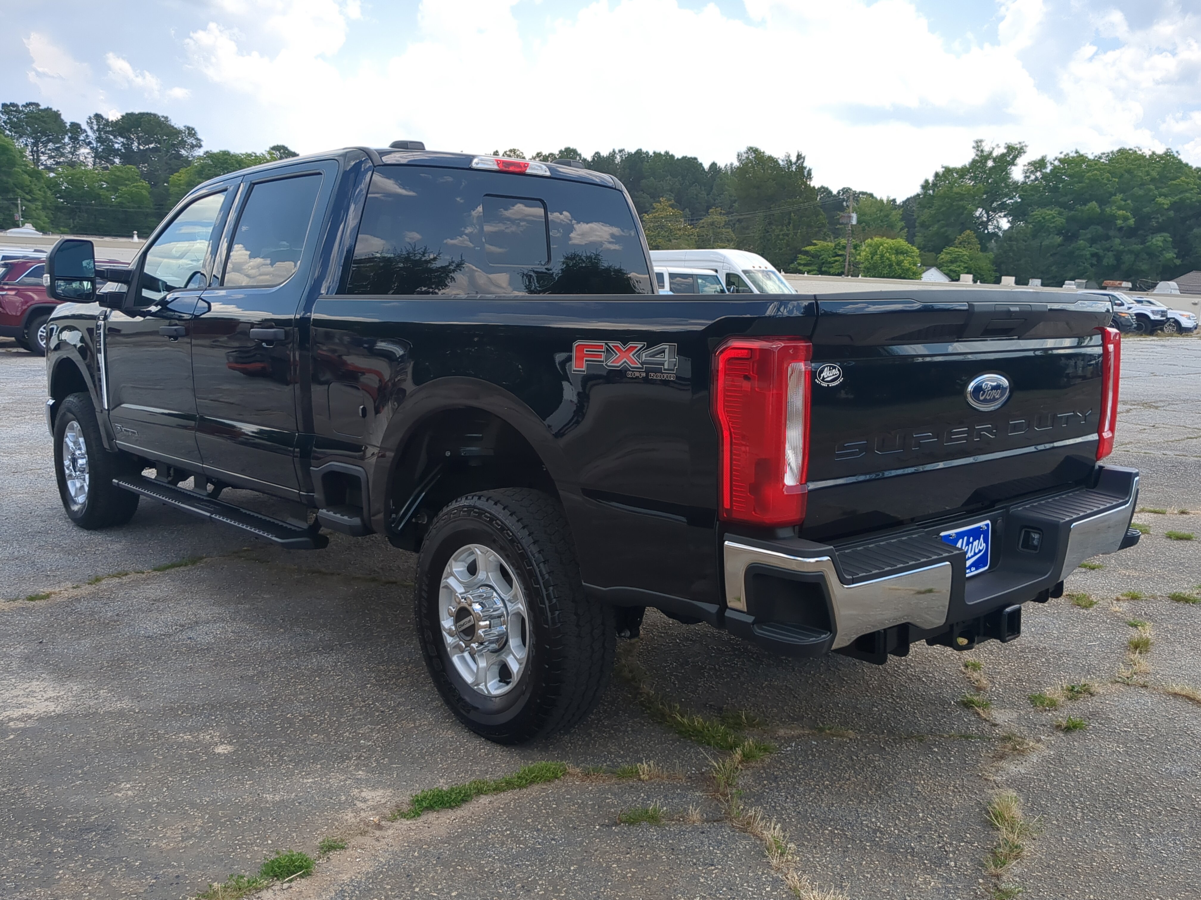 Certified 2025 Ford F250 XLT AWD/4WD image 5