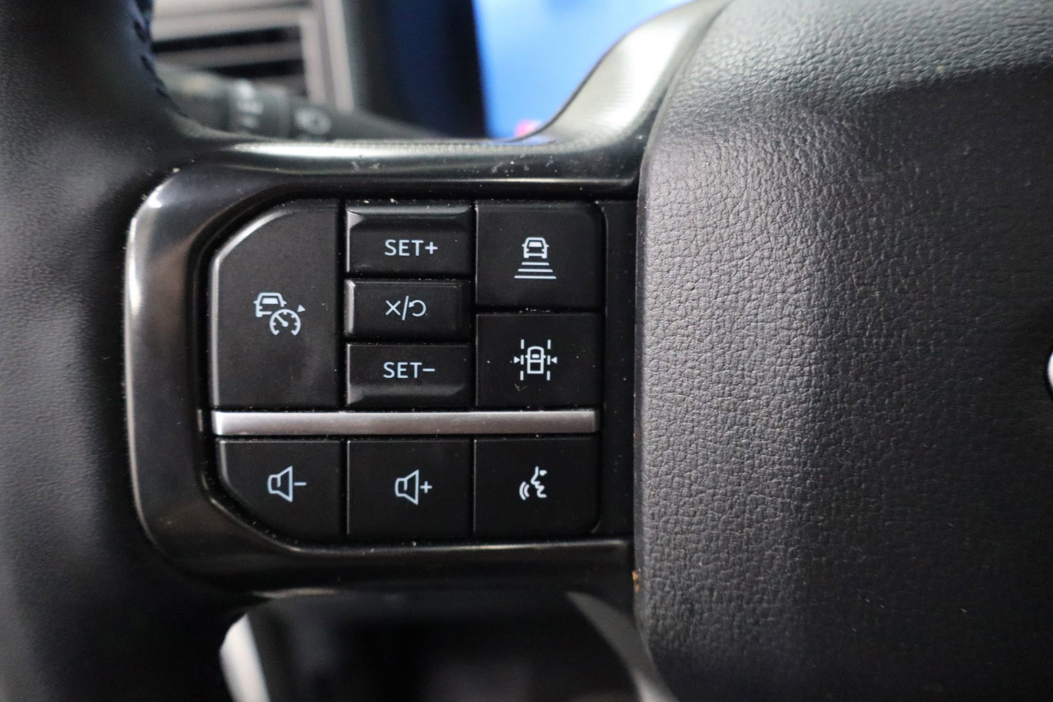 Certified 2025 Ford F250 Platinum image 30