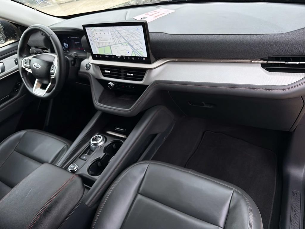 Certified 2025 Ford Explorer Active w/ Active Comfort Package RWD image 15