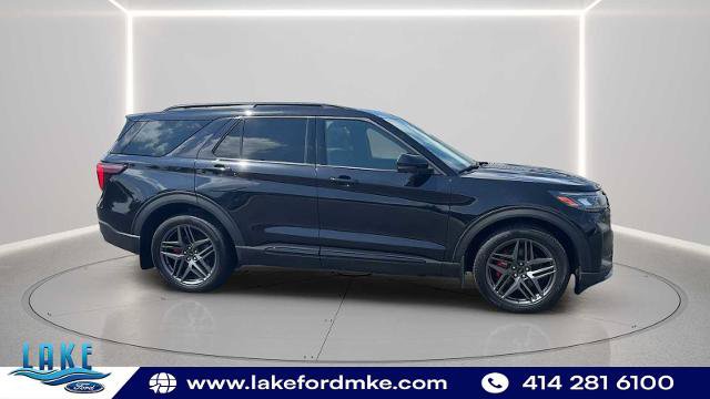 Certified 2025 Ford Explorer ST AWD/4WD image 11
