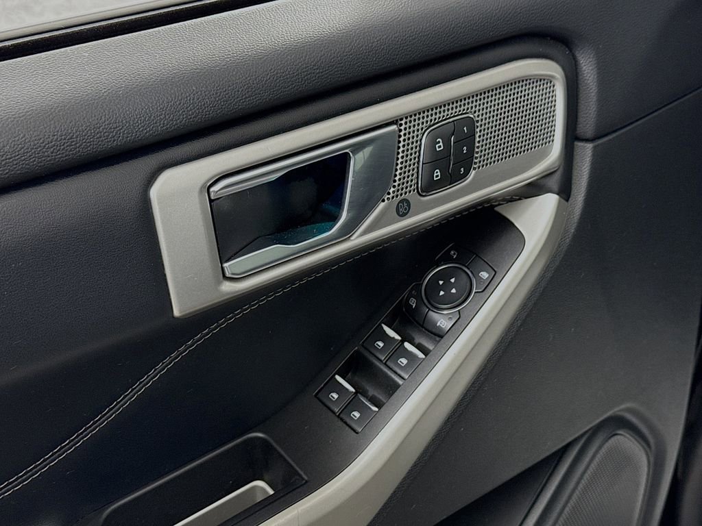 Certified 2022 Ford Explorer Limited w/ Equipment Group 301A image 18