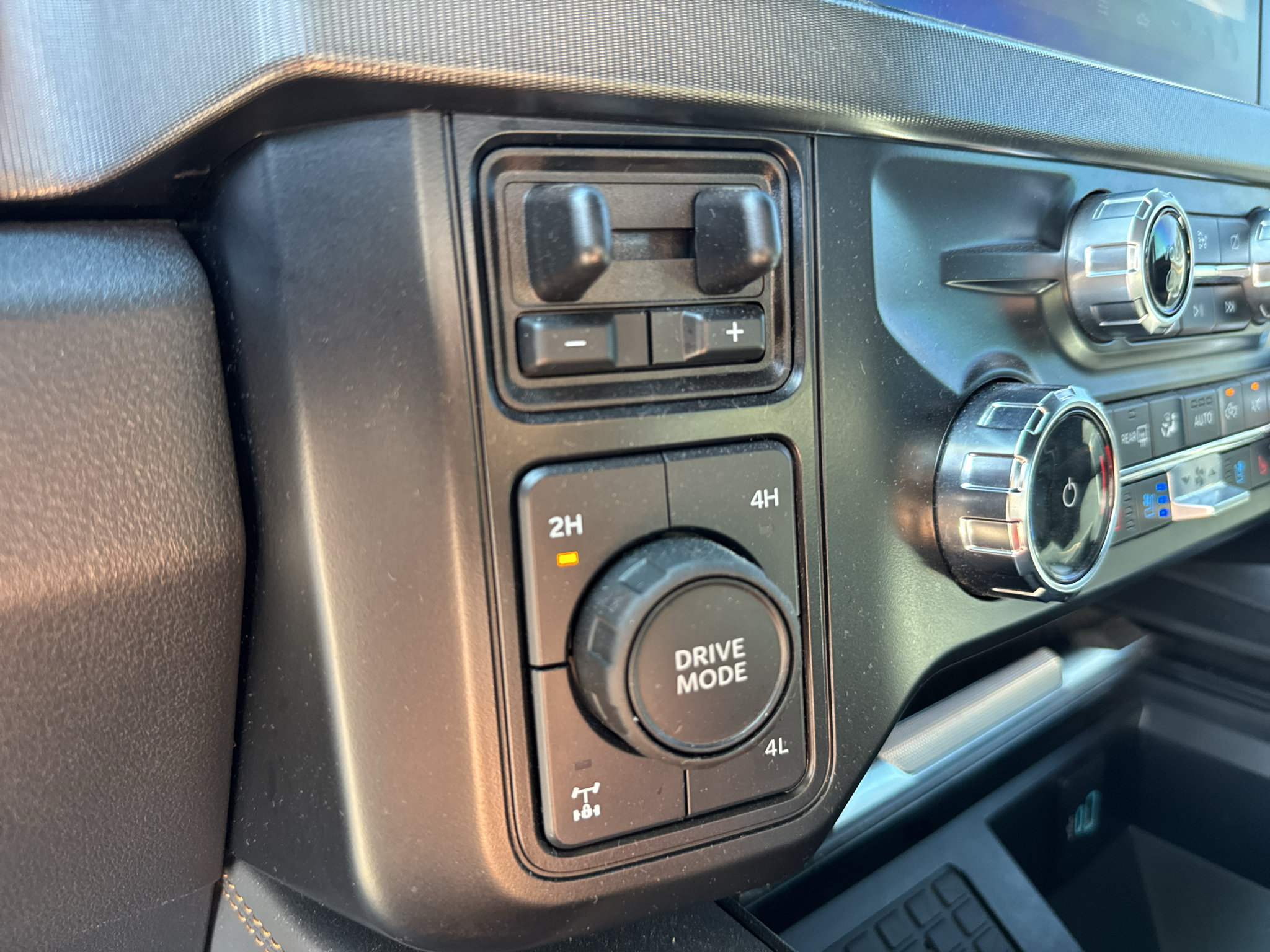 Certified 2024 Ford F250 Platinum AWD/4WD image 31