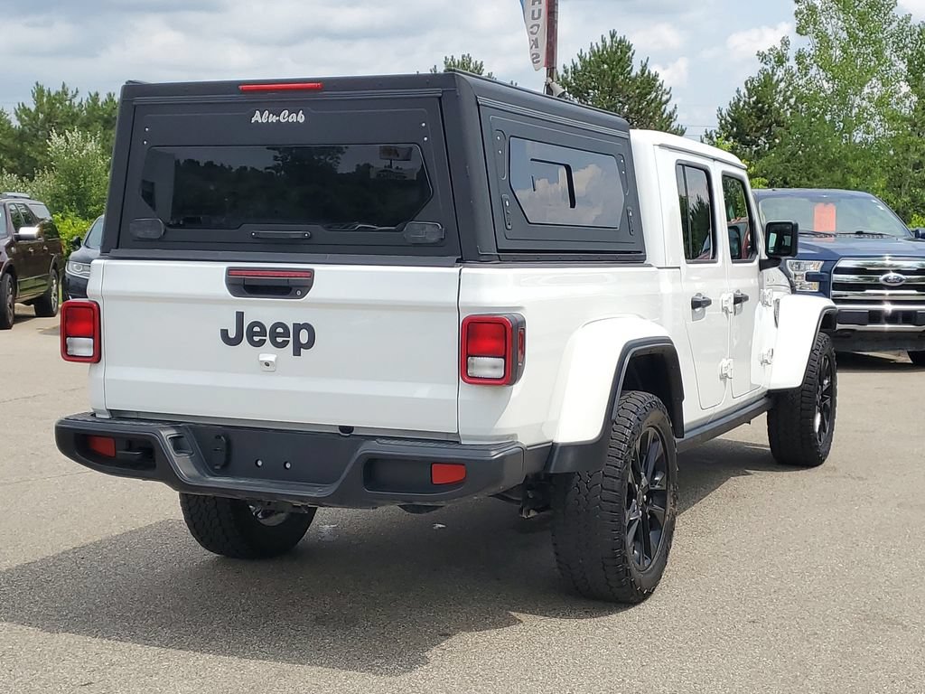 Used 2025 Jeep Gladiator Sport AWD/4WD image 4