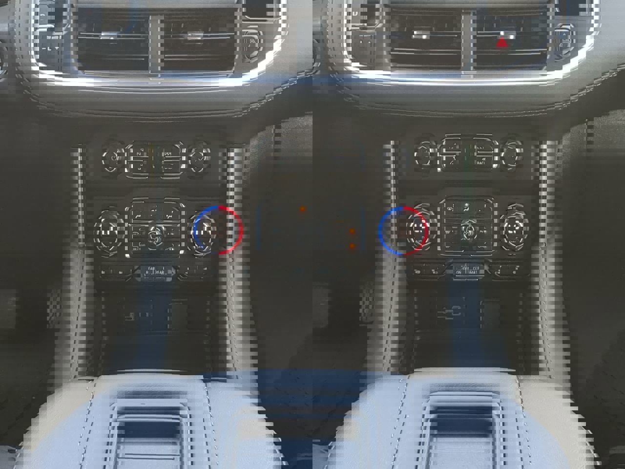 Used 2024 Chevrolet Suburban Z71 w/ Z71 Off-Road Package image 17