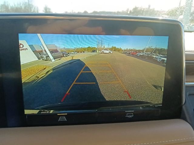 Used 2024 Chevrolet Suburban Premier RWD image 22