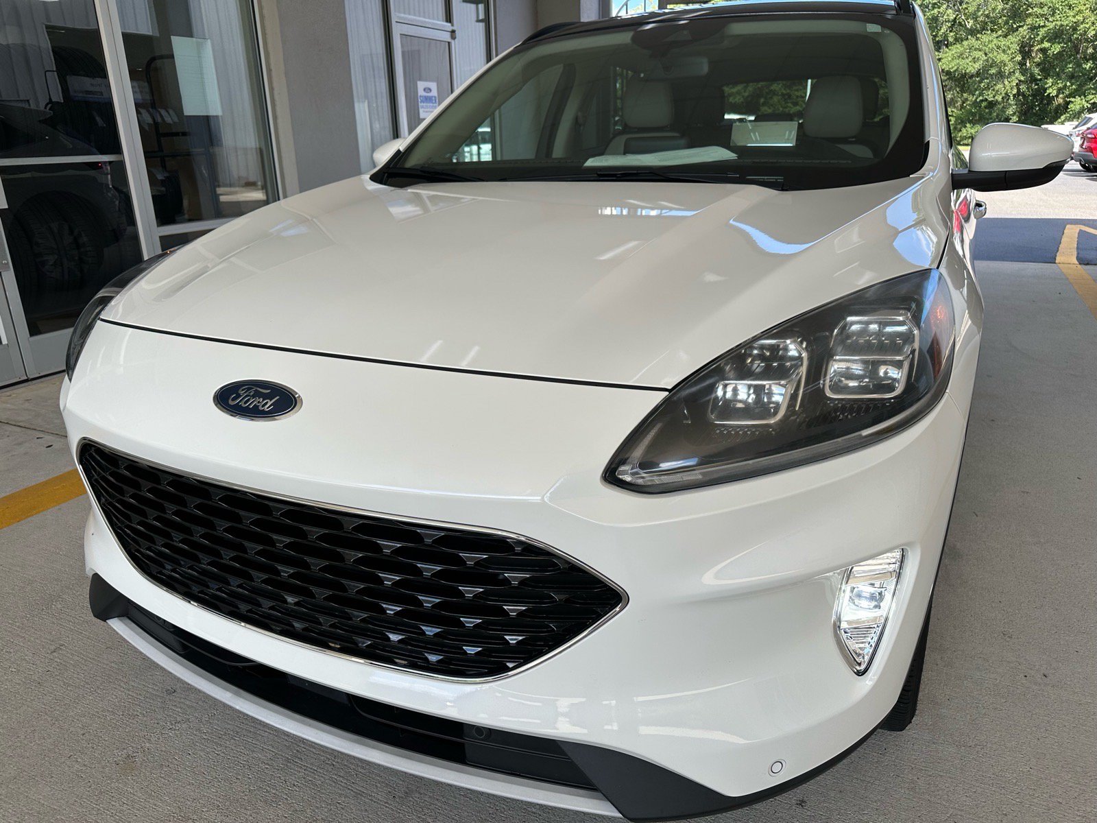 Certified 2020 Ford Escape Titanium AWD/4WD image 1