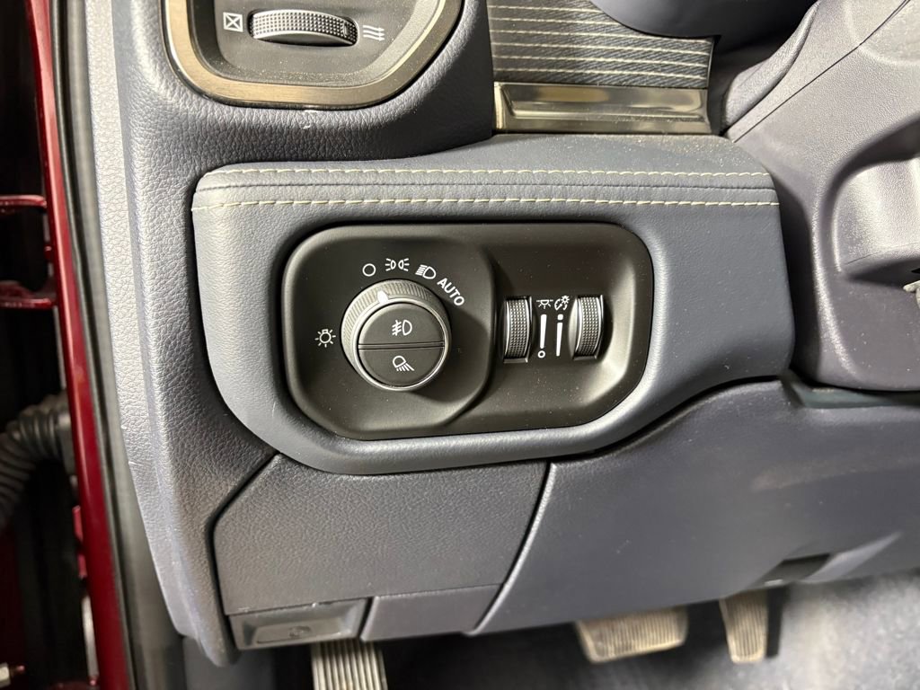 Used 2020 RAM 3500 Limited image 15