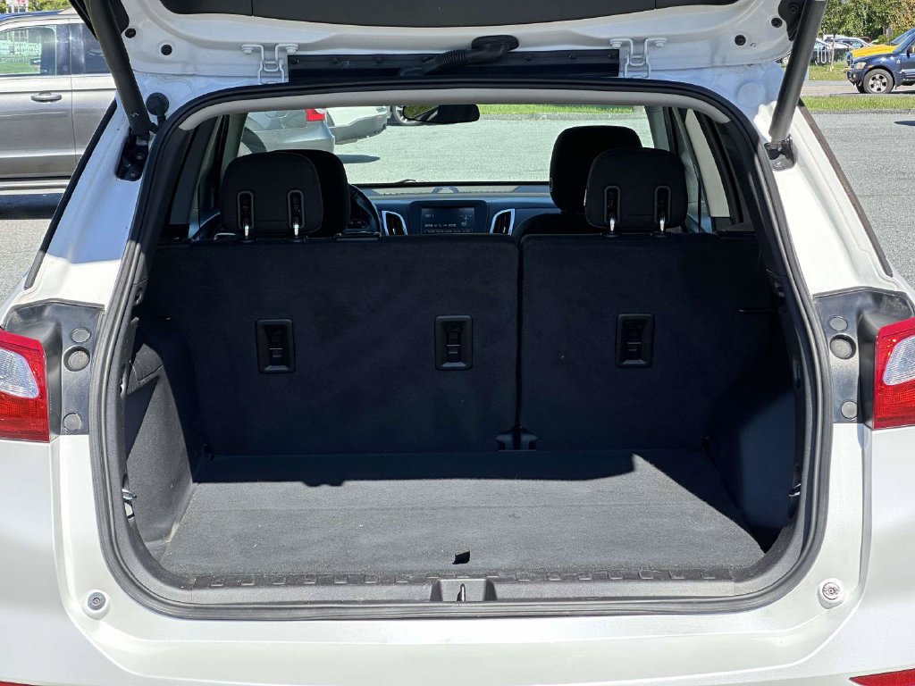 Used 2018 Chevrolet Equinox LT FWD image 12