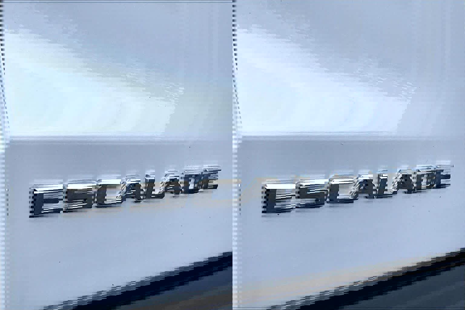 Used 2018 Cadillac Escalade Luxury image 9