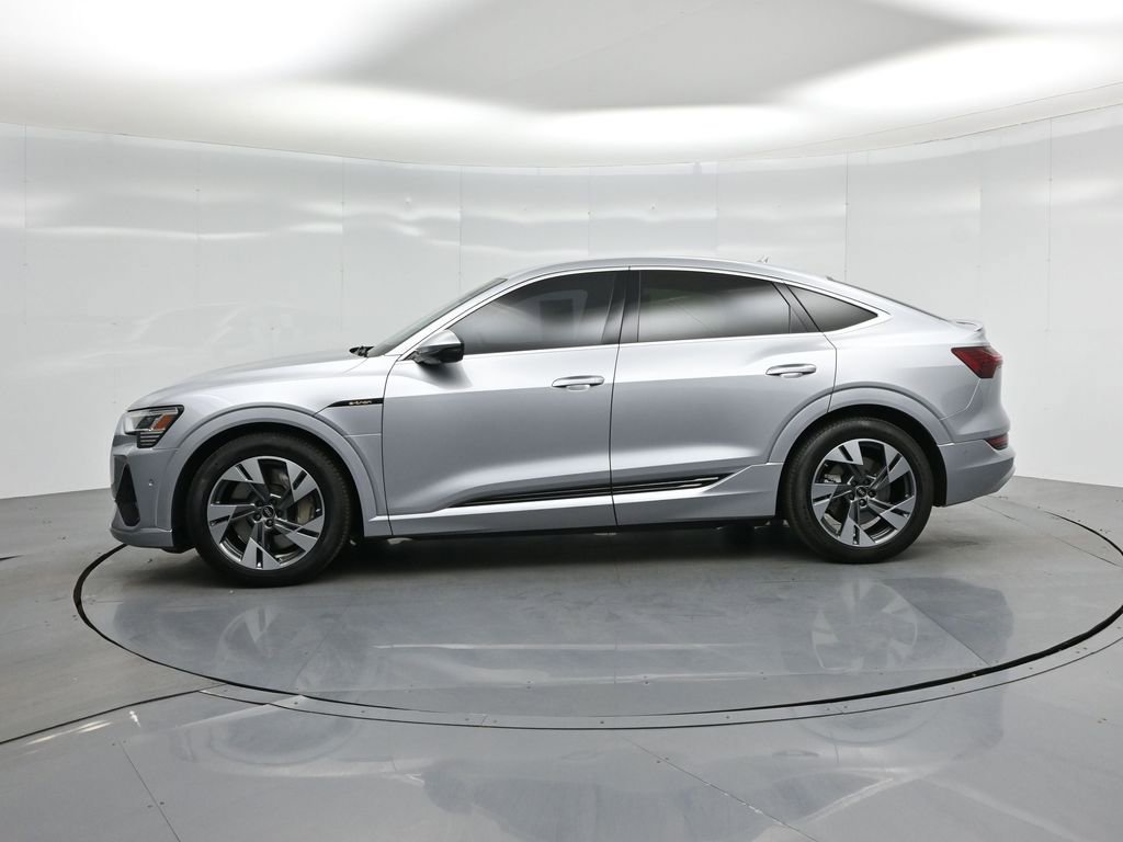 Used 2022 Audi e-tron Premium Plus image 30