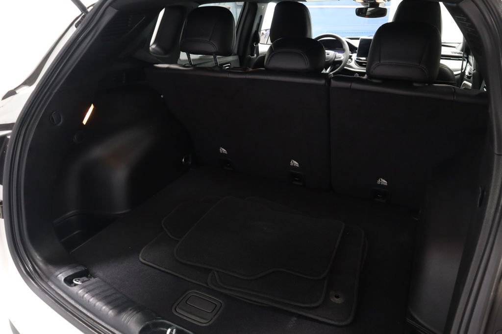 Used 2025 Jeep Compass Limited image 15