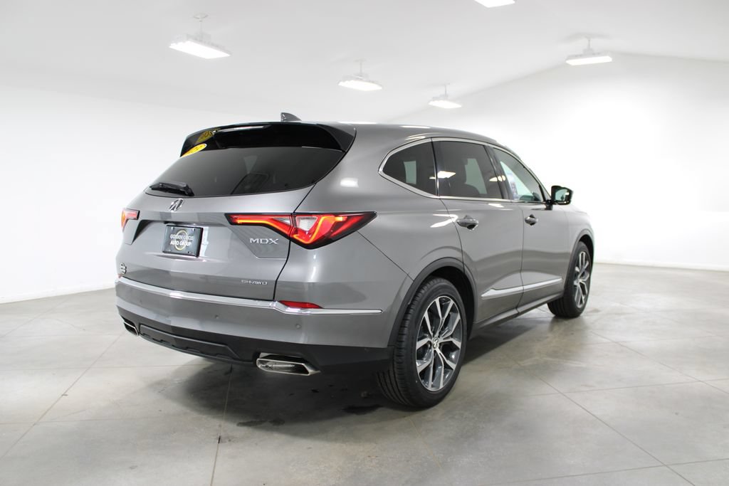 Used 2023 Acura MDX w/ Technology Package AWD/4WD image 10