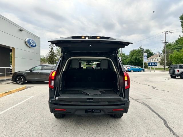 Certified 2025 Ford Expedition Active AWD/4WD image 16