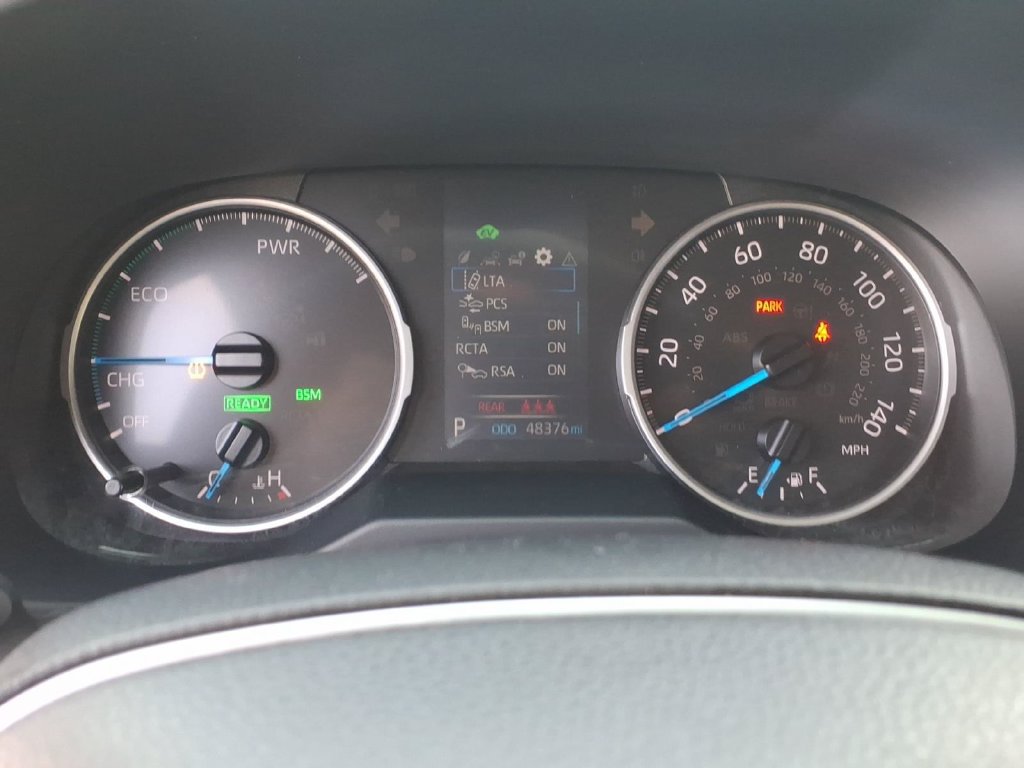 Used 2022 Toyota RAV4 XLE Premium AWD/4WD image 21
