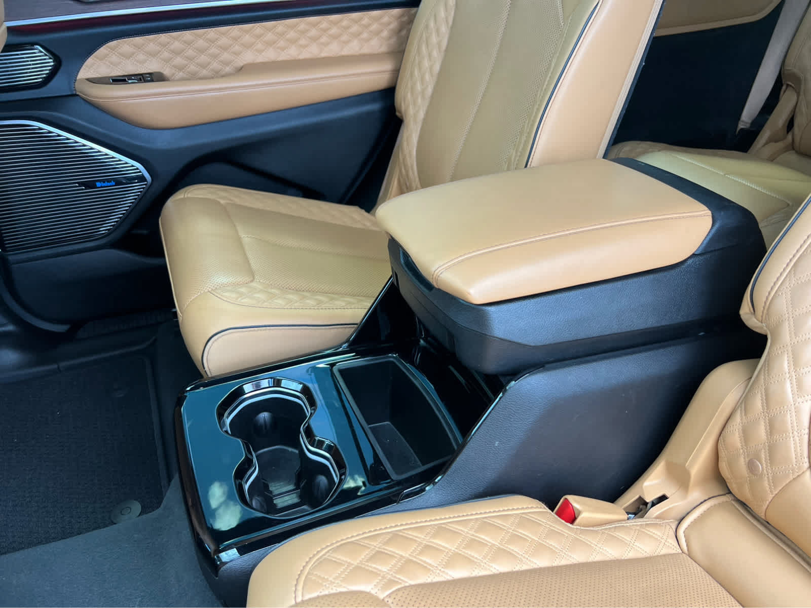 Used 2023 Jeep Grand Cherokee L Summit w/ Advanced Protech Group IV AWD/4WD image 30