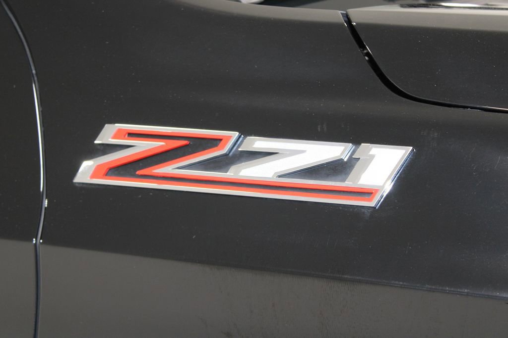 Used 2023 Chevrolet Suburban Z71 w/ Luxury Package image 14