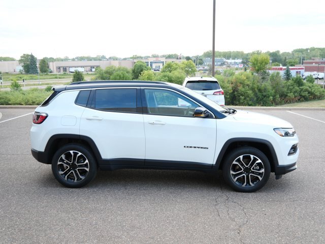 Used 2023 Jeep Compass Limited AWD/4WD image 4