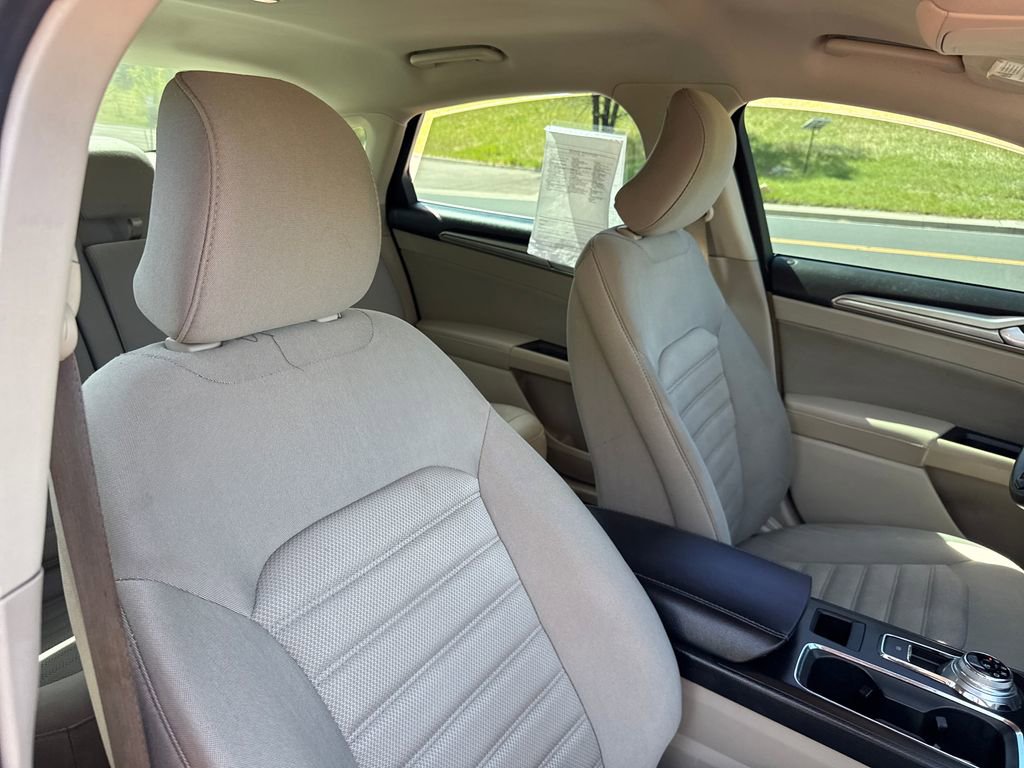 Certified 2019 Ford Fusion SE AWD/4WD image 31