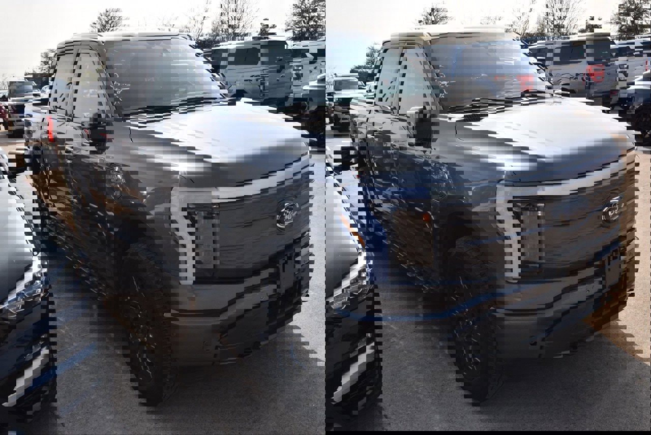 Certified 2023 Ford F150 Lightning Lariat w/ Equipment Group 511A High image 4