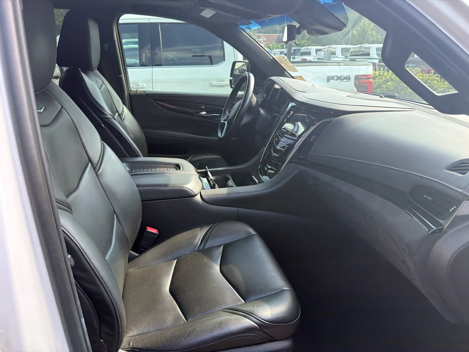 Used 2019 Cadillac Escalade Platinum AWD/4WD image 6